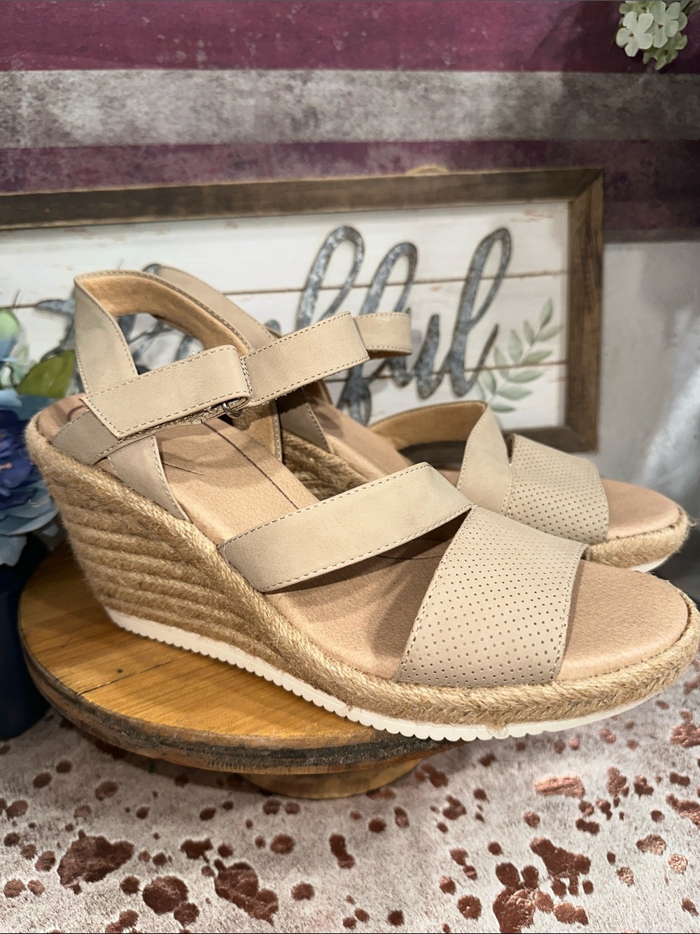 NWOT dr schools Beige Espadrille Wedge Sandals - Comfortable Summer Style